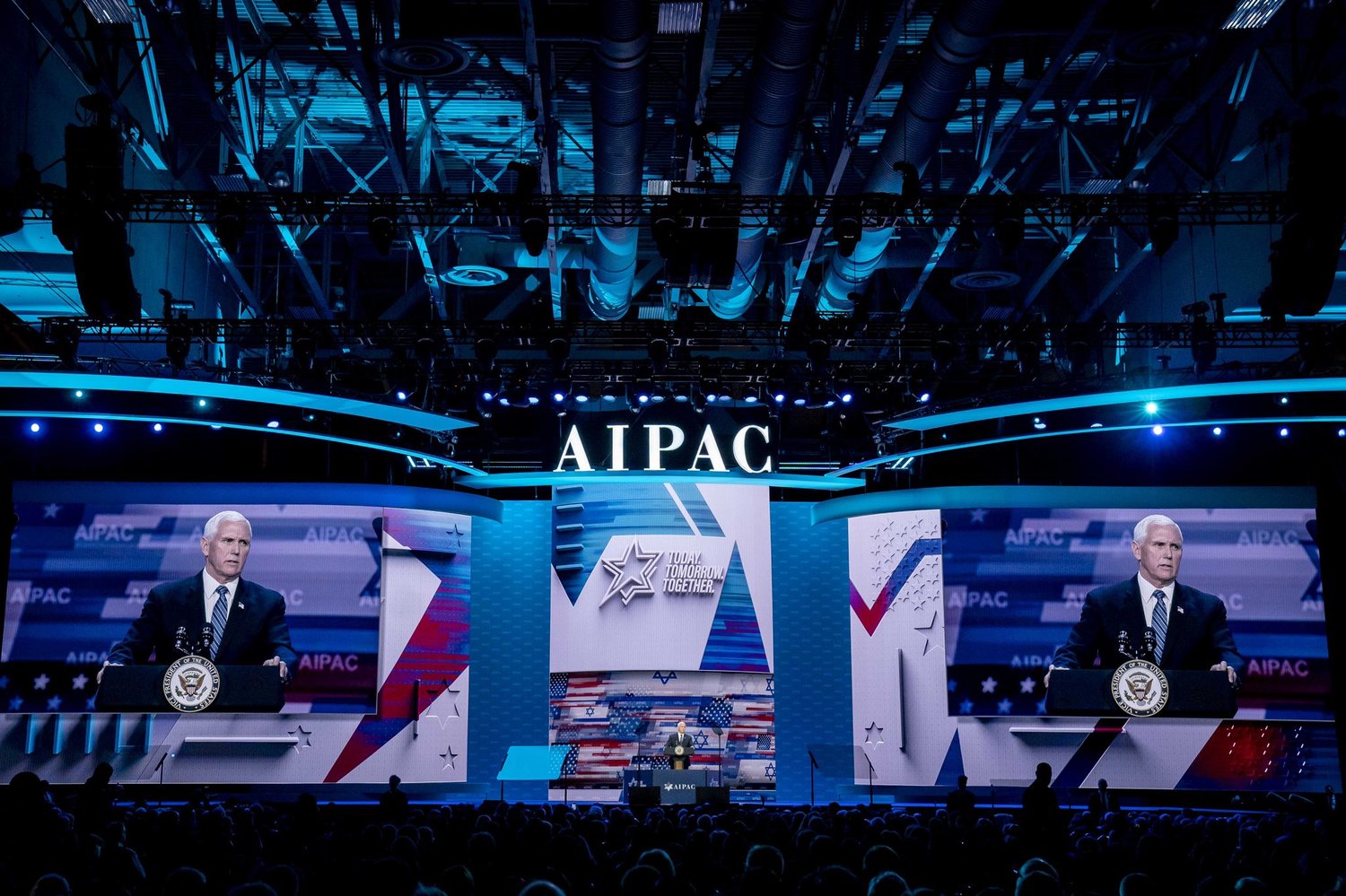 美國以色列公共事務委員會（AIPAC）日前舉行的一場會議中有2名與會者確診武漢肺炎，包括美國副總統彭斯、國務卿蓬佩奧等政要皆有參與該會議。   圖：翻攝自彭斯（Mike Pence）Twitter