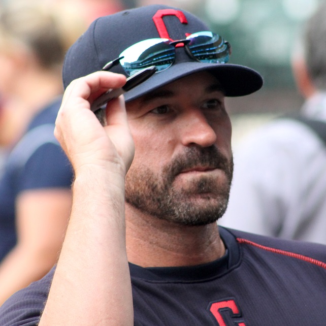 MLB天使隊現任投手教練卡洛威（Mickey Callaway）遭5名女記者指控性騷擾。   圖：翻攝自維基百科