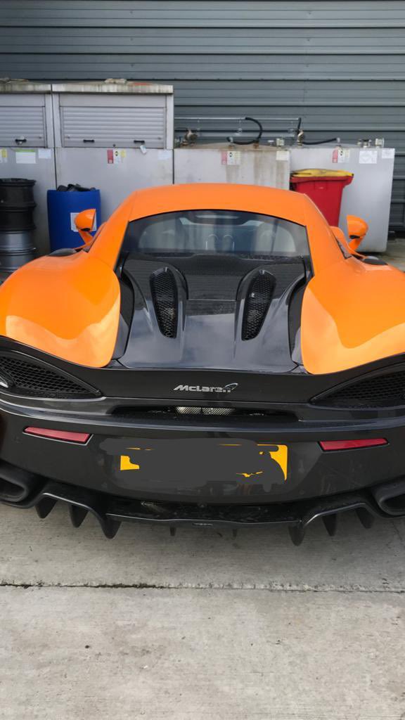 失竊的麥拉倫（McLaren）跑車。   圖：翻攝自BrumCityWMP 推特