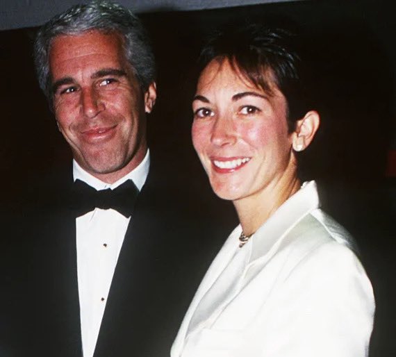 已故色情大亨、美國富豪艾普斯坦（Jeffrey Epstein,左）與女友(右)   圖 : 翻攝自推特